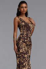 Lade Bild in die Galerieansicht, Evelina Sexy Contour Ruched Waist Sleeveless Leopard Print Knit Maxi Dress