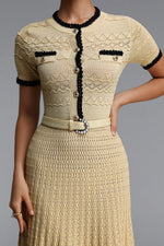 Lade Bild in die Galerieansicht, Wagani Elegant Contour Round Neck Short Sleeve Knit Maxi Dress