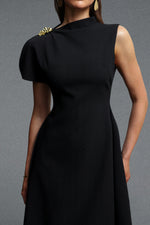Charger l'image dans la visionneuse de la Galerie, Weren Elegant Contour High Neck Asymmetric Black Maxi Dress