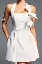 Charger l'image dans la visionneuse de la Galerie, Veren Elegant Cinched Waist Halter Floral Pearl A Line Woven Mini Dress