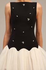 Load image into Gallery viewer, Salamo Sleeveless Diamond Mini Dress