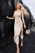 Lade Bild in die Galerieansicht, Hailey Halter Knitted Midi Dress